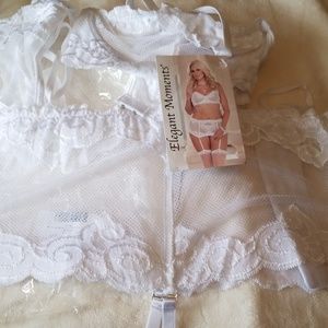 New White Lace Bra, Waist Cincher & Thong Size 44